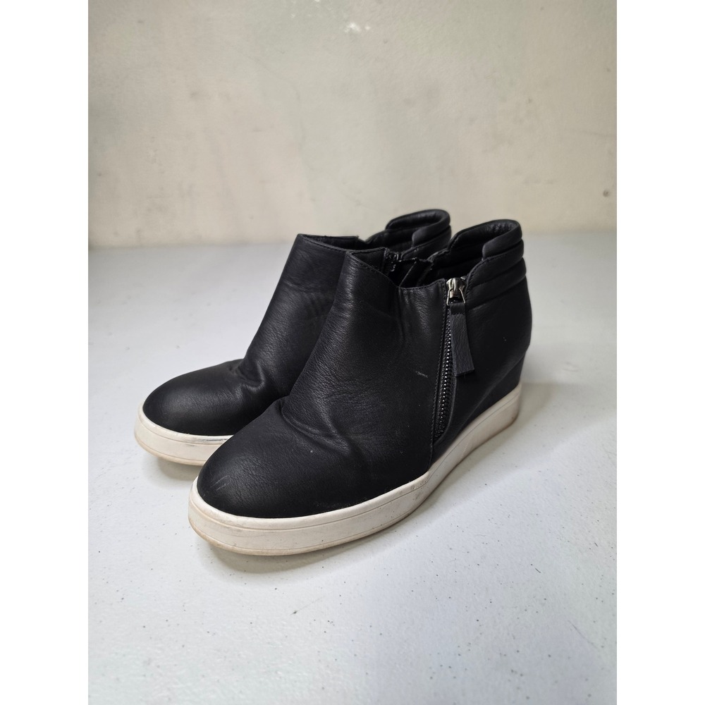 WEDGE-SNKR-2 Womens Black Faux Leather Hidden Wedge Zip Sneakers Size 8